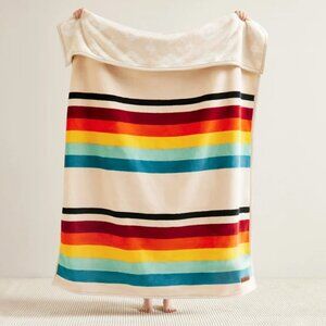 Pendleton Reversible Plush Throw Mount Foraker